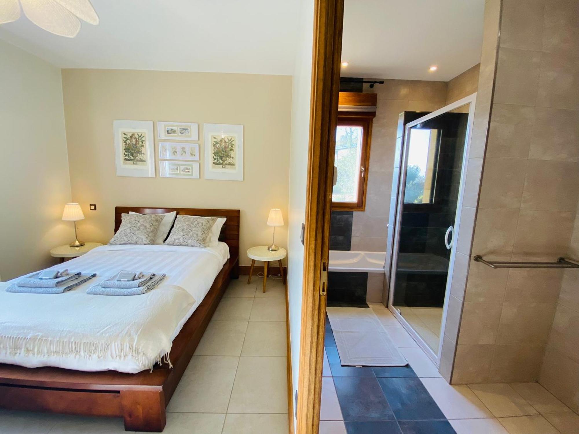 Bed and Breakfast Le Hibou Heureux Bézenac Exterior foto