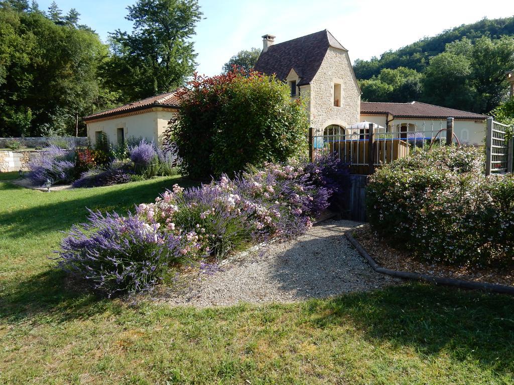 Bed and Breakfast Le Hibou Heureux Bézenac Exterior foto